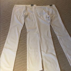 J BRAND JEANS WHITE NWT 26 PRICE INCLUDES 2 PAIRS